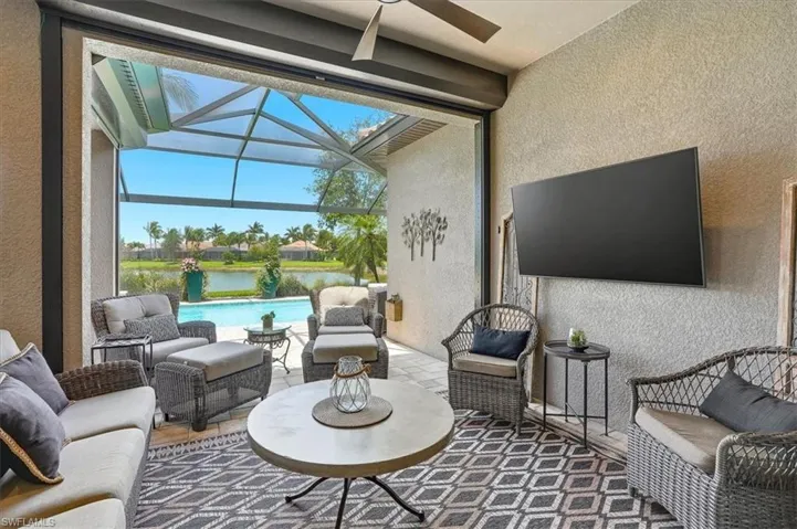 9523  Campanile  CIR, Naples, FL 34114