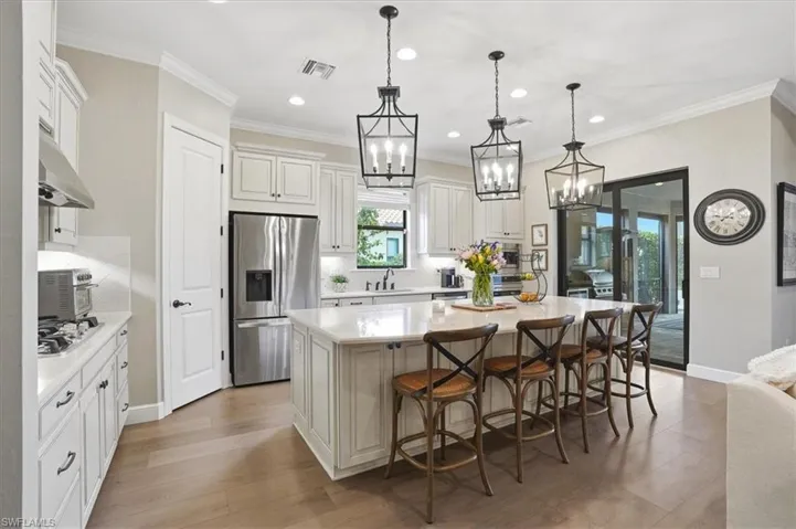 9523  Campanile  CIR, Naples, FL 34114