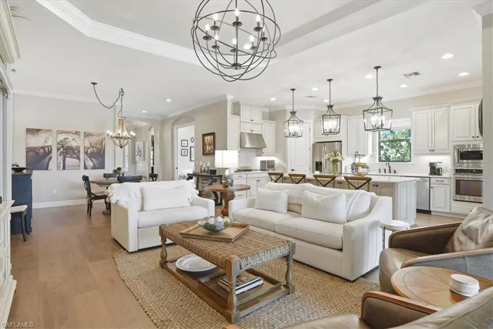 9523  Campanile  CIR, Naples, FL 34114