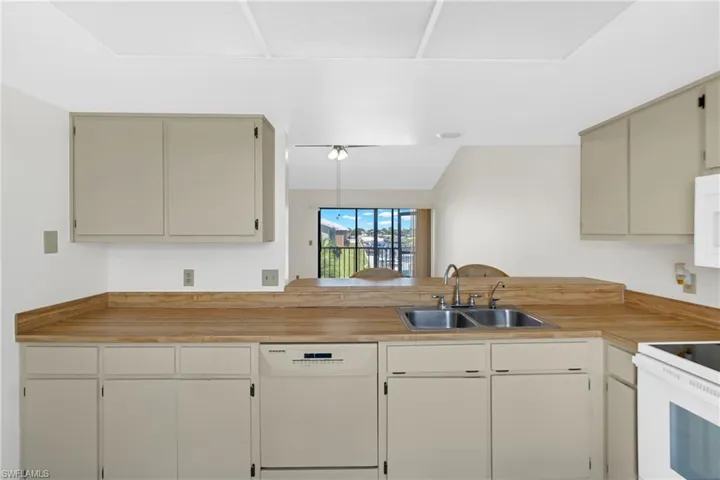 4708 SW 8th  PL, Cape Coral, FL 33914