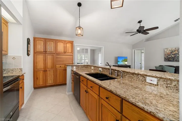 3220  Citron  DR, Naples, FL 34120