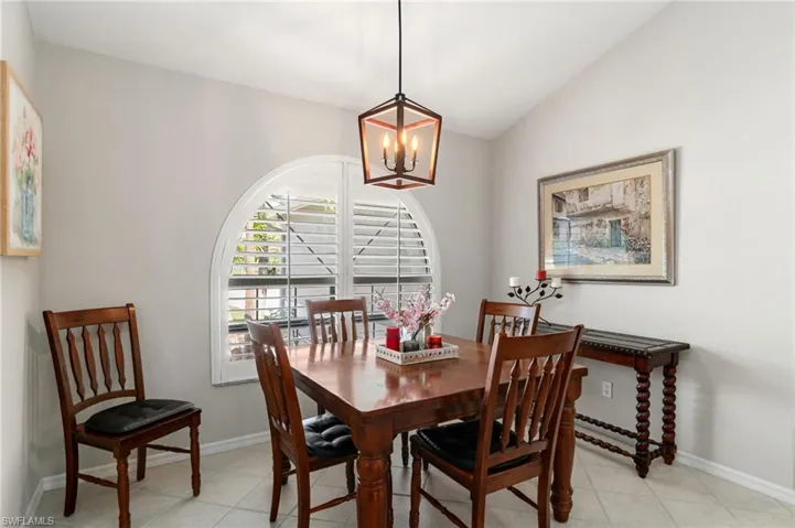 3220  Citron  DR, Naples, FL 34120