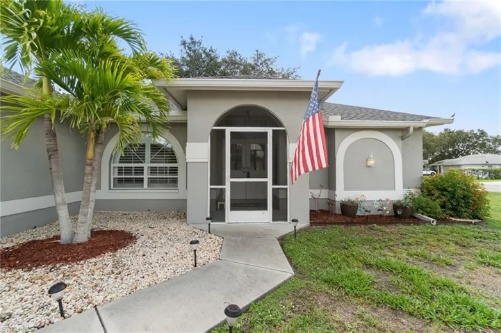 3220  Citron  DR, Naples, FL 34120