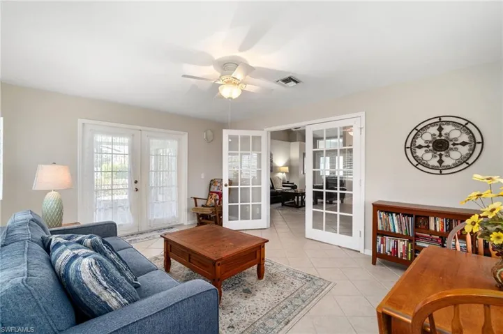 Den/Bonus Room