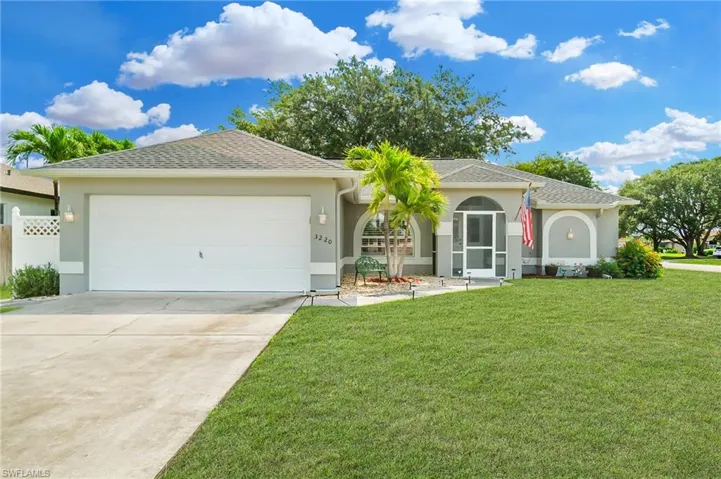 3220  Citron  DR, Naples, FL 34120