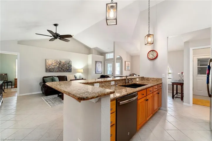3220  Citron  DR, Naples, FL 34120