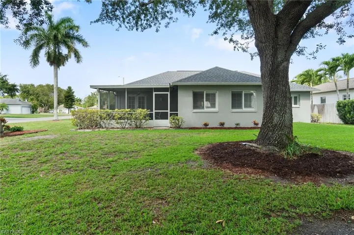 3220  Citron  DR, Naples, FL 34120