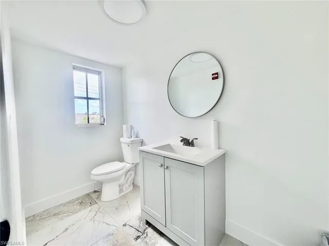 3706 Broadway 12, Fort Myers, Florida 33901