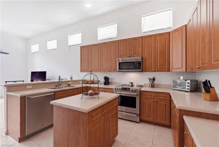 390 12th Ave Nw, Naples, Florida 34120