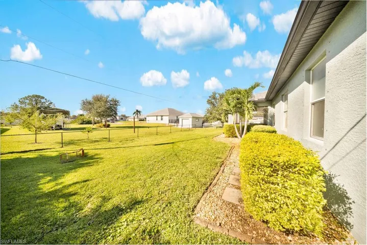 14090 Roof St, Fort Myers, Florida 33905