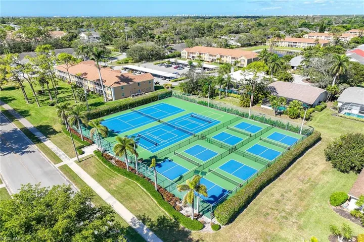 3300 W Crown Pointe  BLVD, Naples, FL 34112