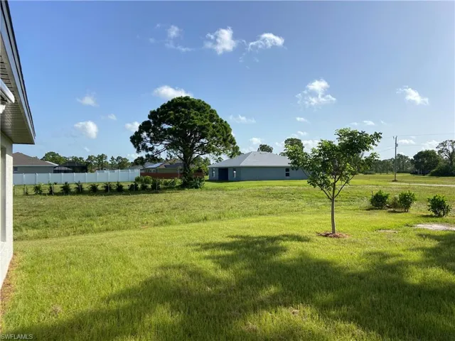 2837 Nw 24th Ave, Cape Coral, Florida 33993