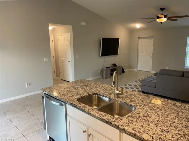 2837 Nw 24th Ave, Cape Coral, Florida 33993