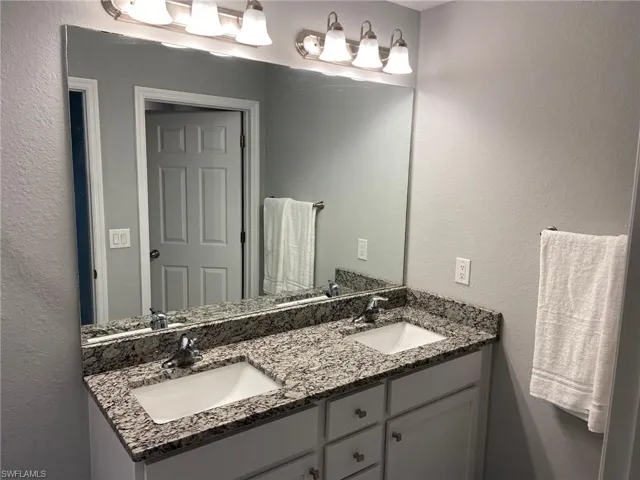 2837 Nw 24th Ave, Cape Coral, Florida 33993