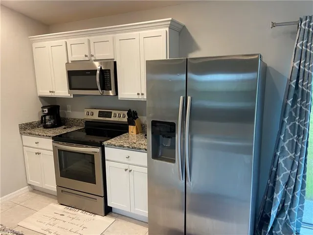 2837 Nw 24th Ave, Cape Coral, Florida 33993