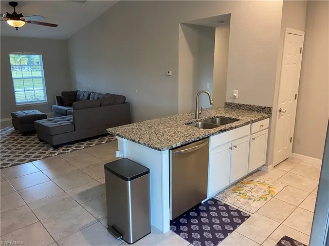 2837 Nw 24th Ave, Cape Coral, Florida 33993