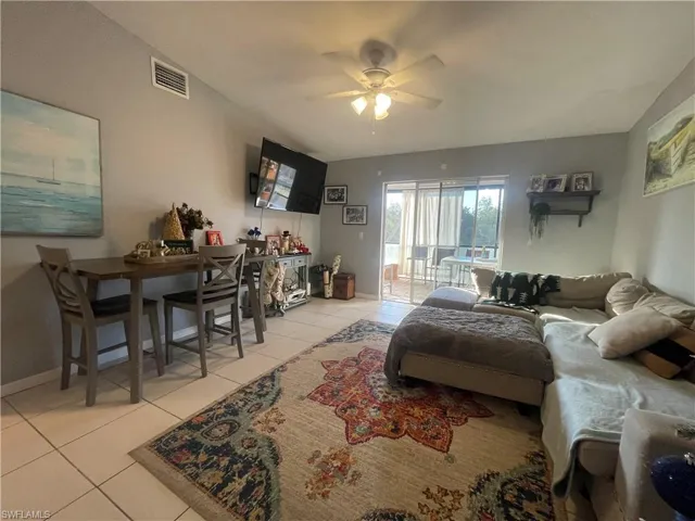 Spacious living room