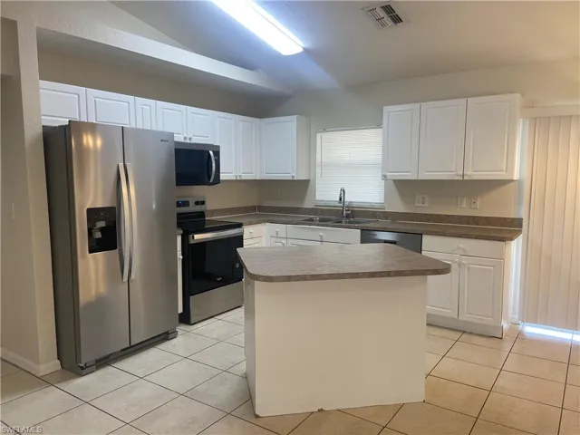 4401 NE 22nd  PL, Cape Coral, FL 33909