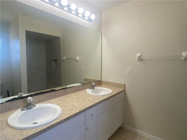 4401 NE 22nd  PL, Cape Coral, FL 33909