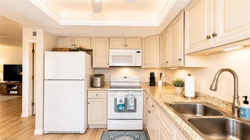 7430  Lake Breeze  DR, Fort Myers, FL 33907