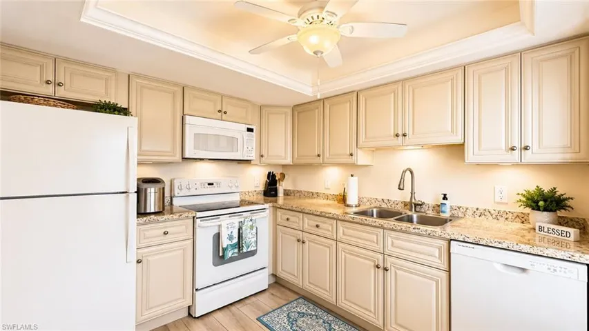 7430  Lake Breeze  DR, Fort Myers, FL 33907