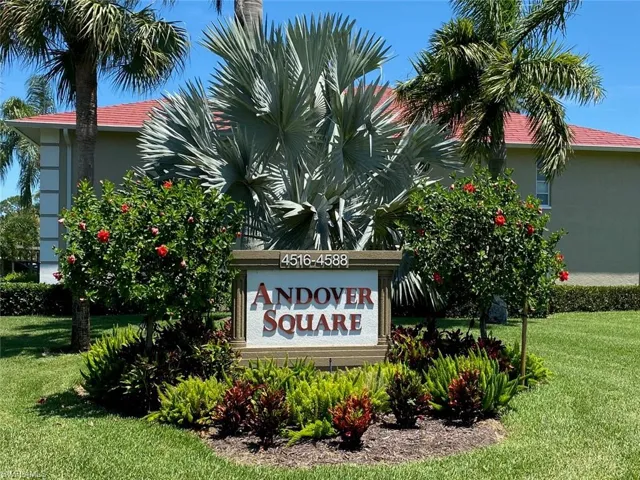 4572  Andover  WAY, Naples, FL 34112