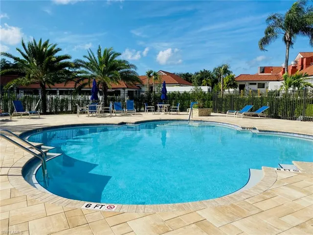 4572  Andover  WAY, Naples, FL 34112