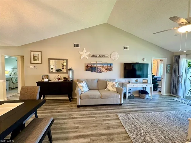 4572  Andover  WAY, Naples, FL 34112