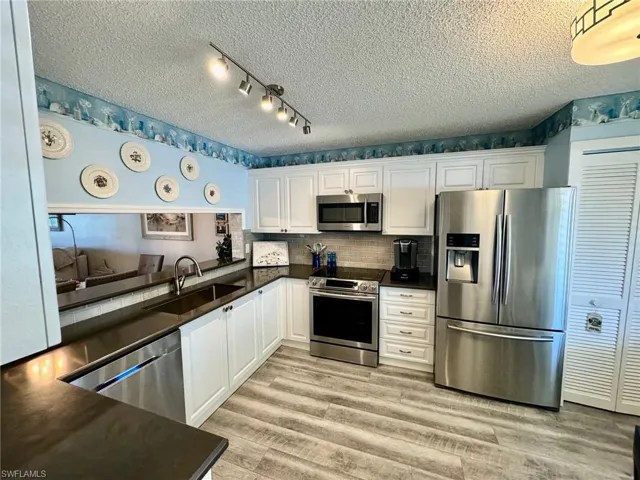 4572  Andover  WAY, Naples, FL 34112
