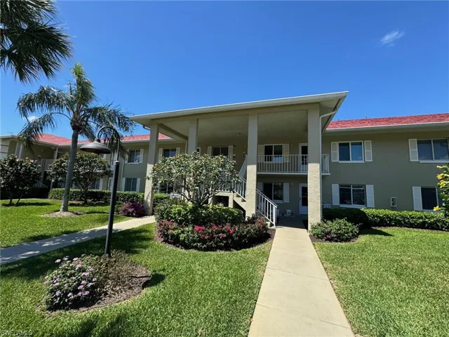 4572  Andover  WAY, Naples, FL 34112