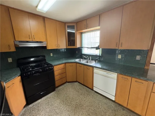 23 W Corkscrew  BLVD, Clewiston, FL 33440