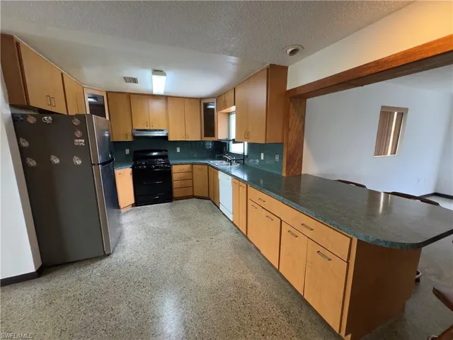 23 W Corkscrew  BLVD, Clewiston, FL 33440