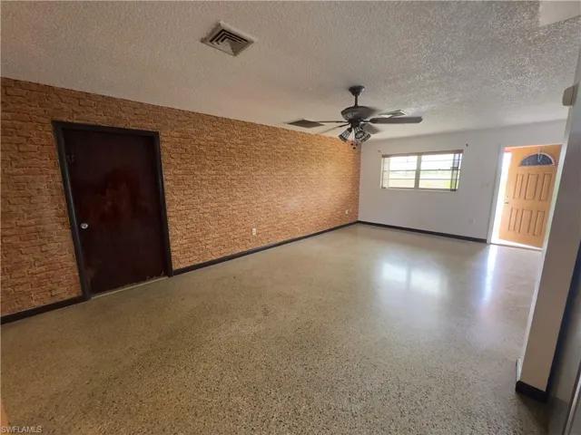 23 W Corkscrew  BLVD, Clewiston, FL 33440