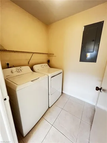609 Se 23rd Pl 1, Cape Coral, Florida 33990