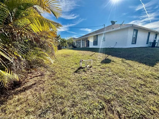 14111  Cedardale  ST, Fort Myers, FL 33905