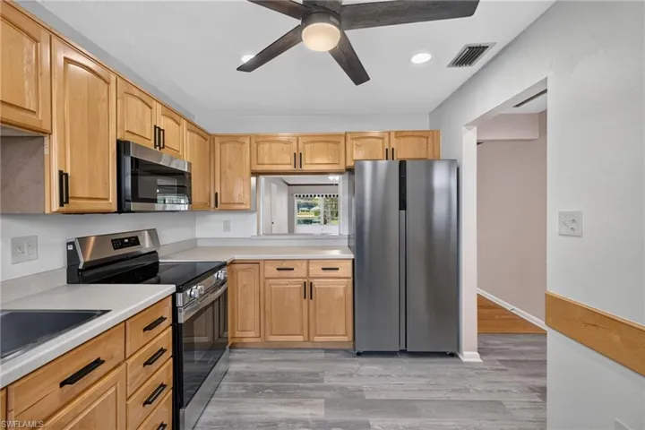 6913 Birdie Way, Fort Myers, Florida 33919