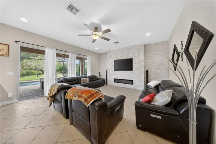 3330  Banyon Hollow  LOOP, North Fort Myers, FL 33903