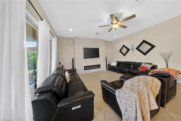 3330  Banyon Hollow  LOOP, North Fort Myers, FL 33903