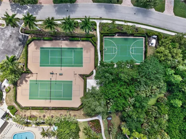 Community tennis court