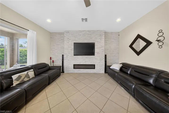 3330  Banyon Hollow  LOOP, North Fort Myers, FL 33903