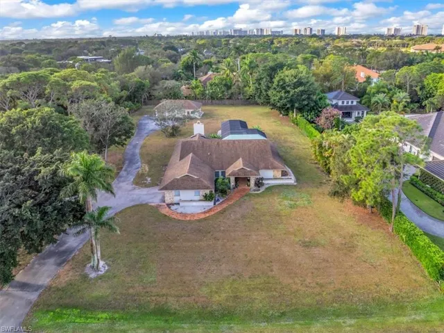 561  Ridge  DR, Naples, FL 34108