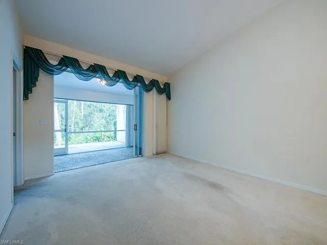 8093  San Vista  CIR, Naples, FL 34109