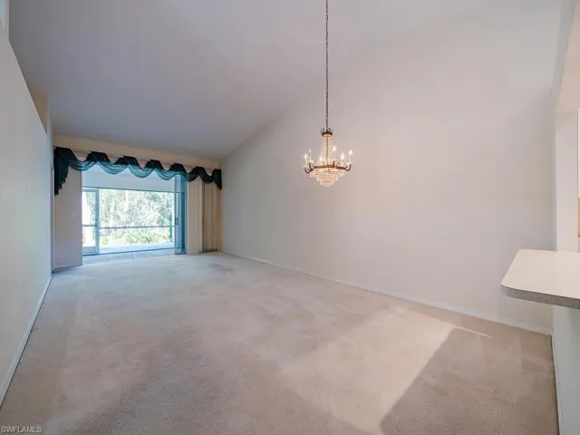 8093  San Vista  CIR, Naples, FL 34109