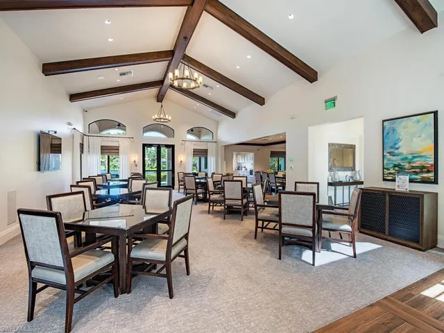 8093  San Vista  CIR, Naples, FL 34109
