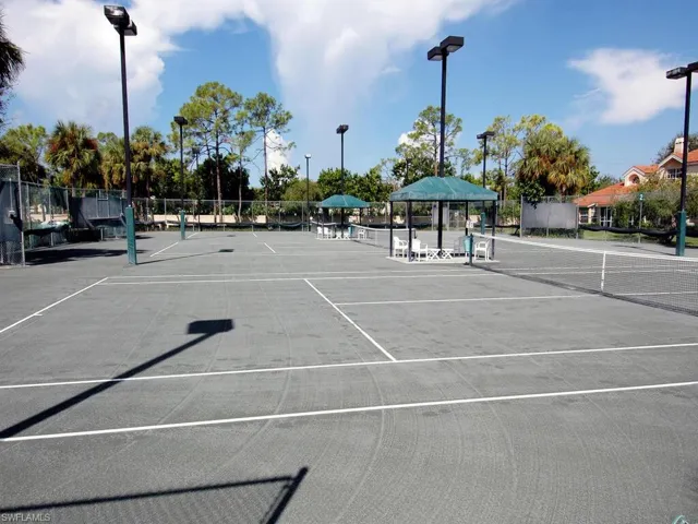 8093  San Vista  CIR, Naples, FL 34109