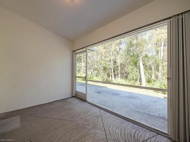 8093  San Vista  CIR, Naples, FL 34109