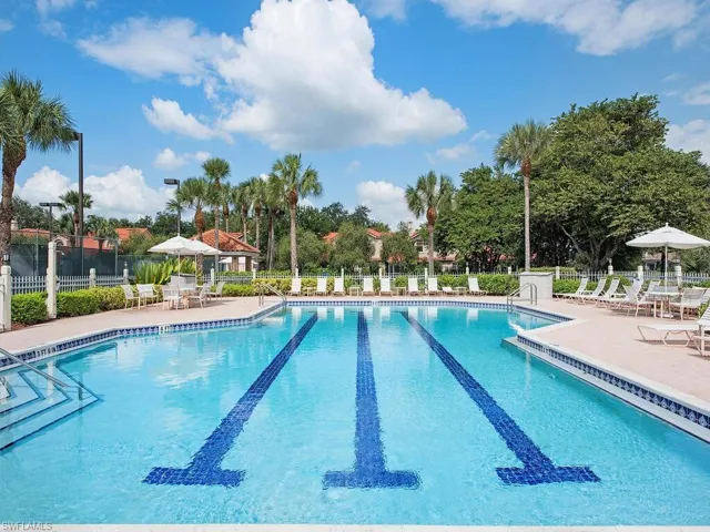 8093  San Vista  CIR, Naples, FL 34109