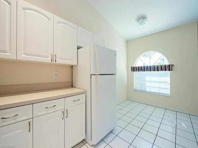 8093  San Vista  CIR, Naples, FL 34109