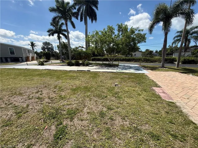 130 Dawn St, Fort Myers, Florida 33908