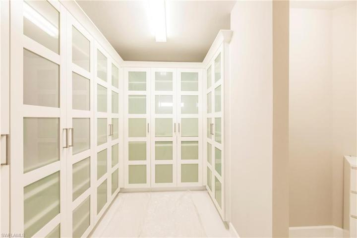 Extraordinary Custom Closet System